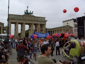 Freiheit statt Angst 2011 - Pariser Platz 08 - Antifas oO Unrelated?