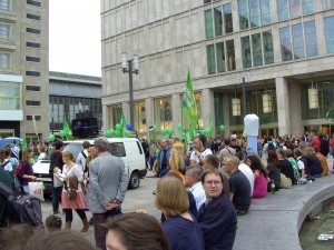 Freiheit statt Angst 2011 - Alexanderplatz 26 - Protestzug trifft ein 7